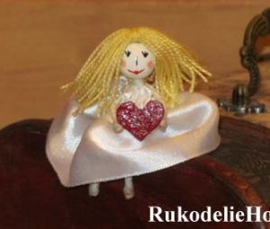 Девочка с сердечком, ко дню святого Валентина
